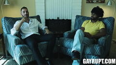 Oynat Carter Woods ve Tony Genius, Sert Genç Eşcinsel Buluşmasında