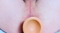 Putar Sesi Amatir Gay Solo Penuh Mainan dengan Cumshot
