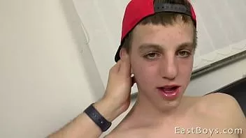 Riproduci Sega per la prima volta - il simpatico ragazzo David Hines