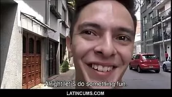 Riproduci Trio amatoriale di twink latino con due sconosciuti per contanti pov