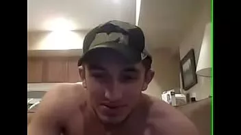 Riproduci Redneck sexy quanti di voi vogliono essere quella bottiglia di birra