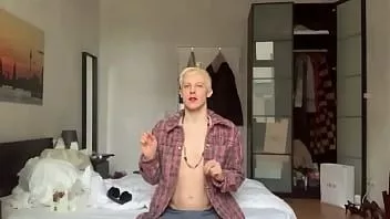 Riproduci Sissy ha sempre fame di cazzo crudo