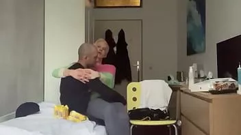 Riproduci Sissy ha sempre fame di cazzo crudo