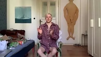 Riproduci Sissy ha sempre fame di cazzo crudo