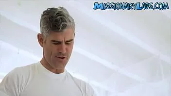play Un latin veut baiser le cul d'un garçon avec de l'huile - Missionarylads