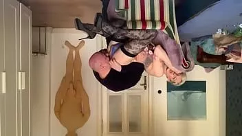 Abspielen Sissy ist immer hungrig nach rohen Schwänzen