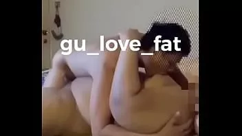 Reproducir El perseguidor tailandés chupa el pellizco del chub y folla su agujero duro