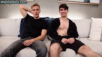 Putar Debut tanpa pelana gay pertama dengan twinks setelah casting