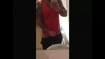 Reproducir Gay amateur colección masturbación solo compilación 23