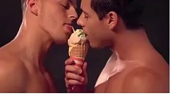 চালান উভকামী পুরুষের বিশ্বের ছবি