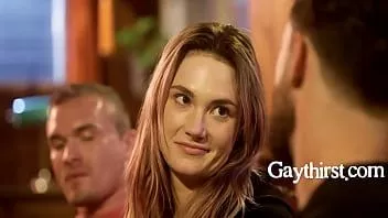 Reproducir Esposa acepta a su marido como hombre bisexual