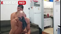 play 无鞍业余同性恋性爱：挂着毛茸茸的拉丁上衣他妈的被动的小伙子为了现金