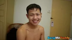 play Pria Dewasa yang Digantung Memukul Pantat Telanjang Twink dalam Pertemuan Antar Ras POV yang Intens