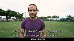 Reproduzir Atleta espanhol heterossexual com cabelo comprido fica sem sela ao ar livre por cineasta gay
