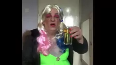 play La aventura repleta de Sissy Crossdresser: la historia de un aficionado gay
