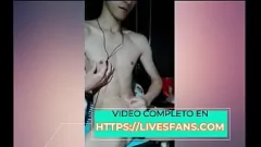 Riproduci Gay amatoriale munge il suo cazzo duro - masturbazione con creampie