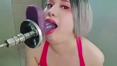 Afspelen Asian Twink's intense Deepthroat -praktijk met Dildo