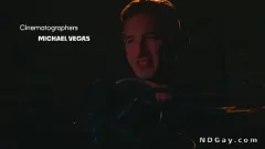 Putar Podcaster memberi Trevor Harris bercinta anal kasar di sofa