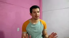Putar Pertama kali di sebuah stan: teman-teman gay besar bercinta saat dimata-matai!