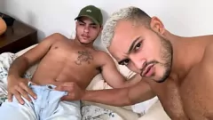 Putar Busty Teen Amatir Yuri mendapat pov kacau