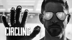 Abspielen Umkreisen Johnny Ford und Vander Pulaski in einem Hardcore-Teen-Gay-Porno-Abenteuer mit Action mit großen Schwänzen und großen Ärschen