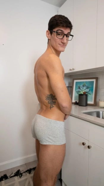 Порнозвезда Aiden Ward
